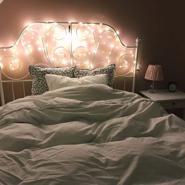 46 Amazing Bedroom Decorations With String Lights Ideas Page 35 Of 46   Defb589e14b7ebbcf00a9b68beb879f3 600x600 